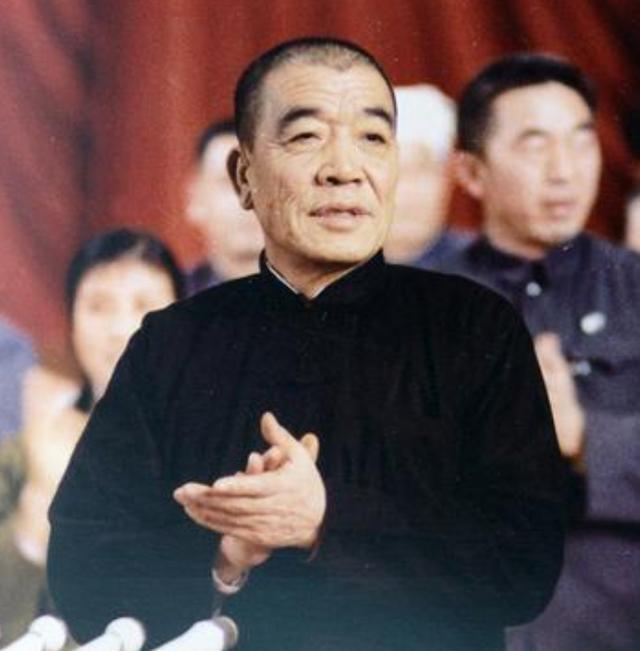 B体育官方网站-1986年陈永贵病逝，追悼会规格成难题，邓小平只说了一句话，全场安静