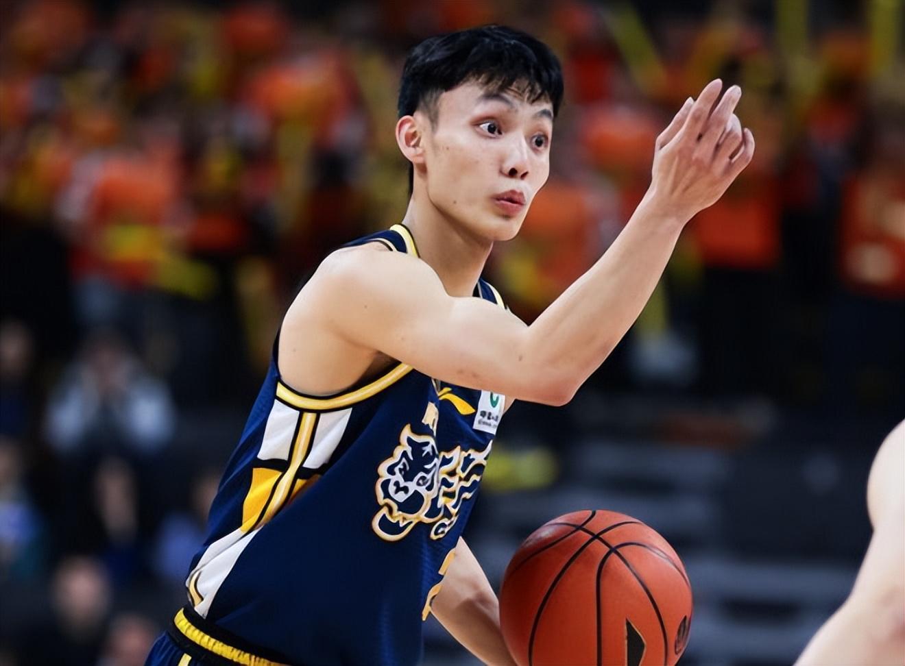 B体育官方网站-宏远早报！徐杰办球迷见面会，杜锋收获爱将感谢，王洪泽签新合同